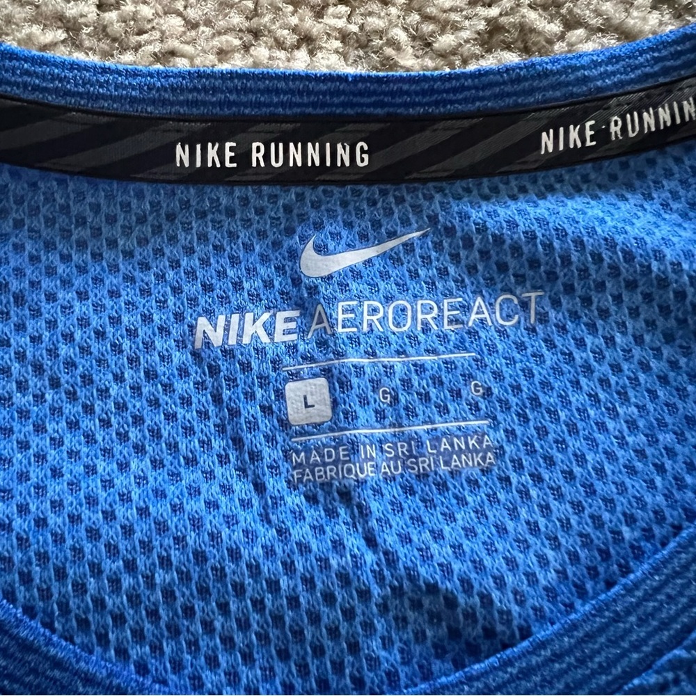 Nike Dri Fit Aeroreact Running Shirt - Picture 5 of 7